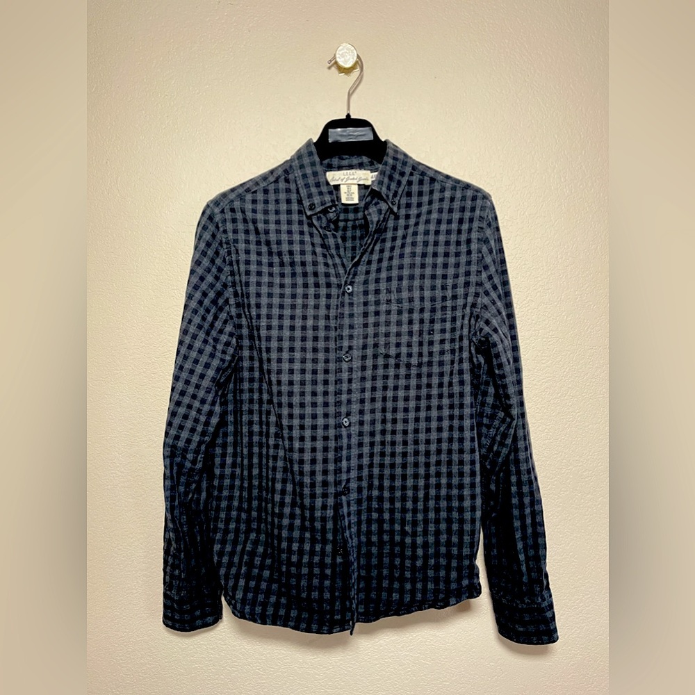 H&M Gray & Black plaid shirt. Size Mens S.